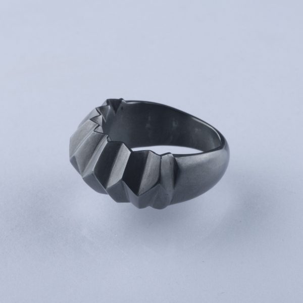 TRILOBYTE RING dark silver TRILOBYTE RING dark silver