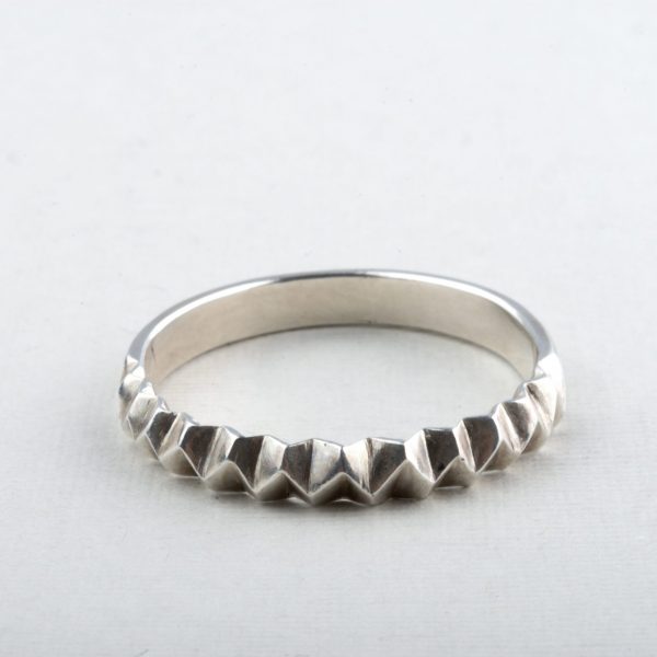 TRILOBYTE SKINNY RING